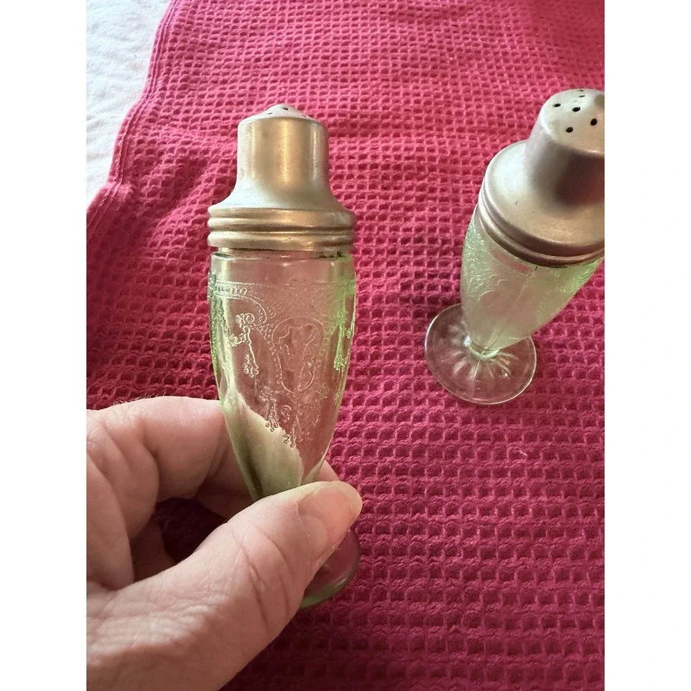 Anchor Hocking Cameo Ballerina Green Uranium Salt and Pepper Shakers with lids